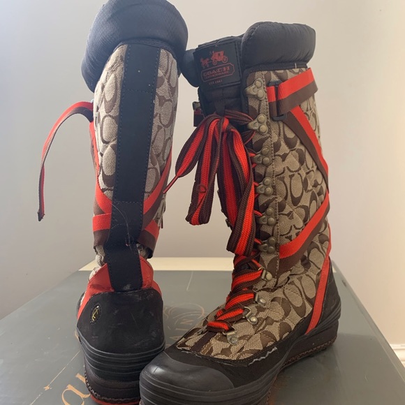 Coach Snow Boots w Red Laces - Picture 3 of 9